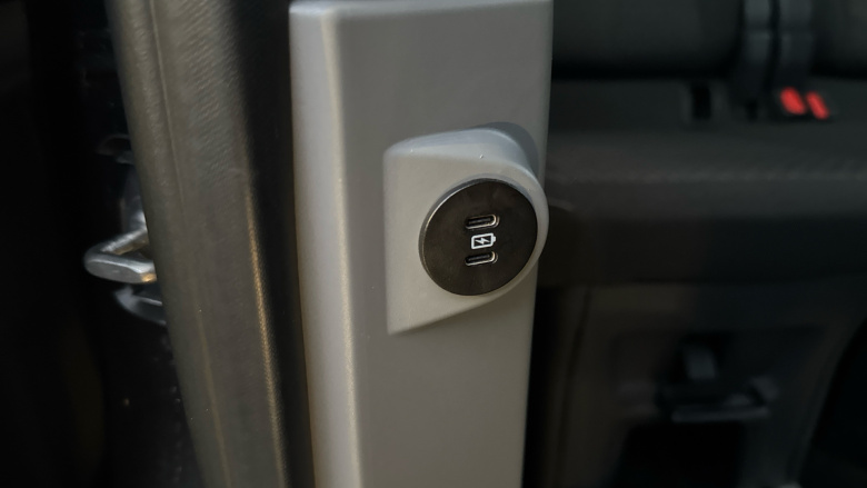 Ford Tourneo Custom 320 L2 Diesel Fwd 2.0 EcoBlue 136ps H1 Zetec 8 seater Auto